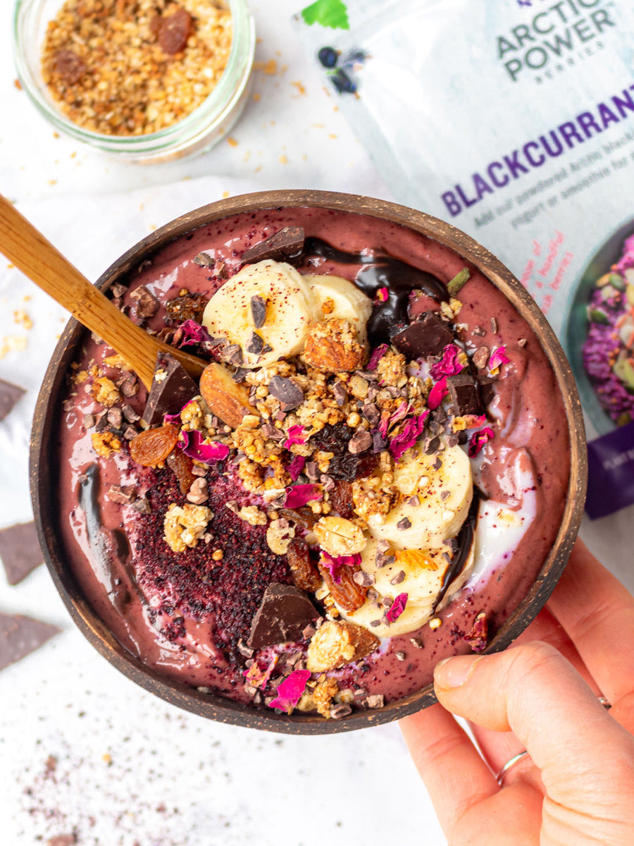 Cacao and blackcurrant smoothie bowl