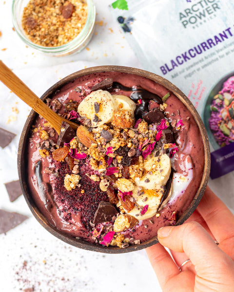 Cacao and blackcurrant smoothie bowl