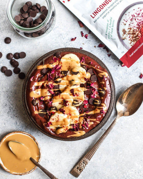 Cherry lingonberry smoothie bowl