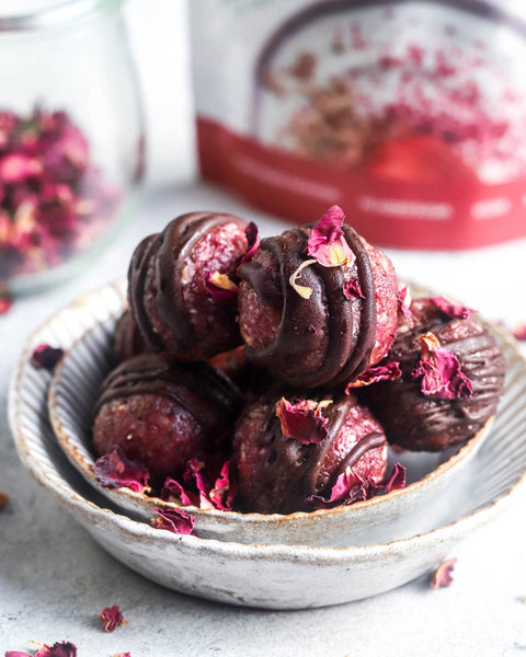 Lingonberry energy bites