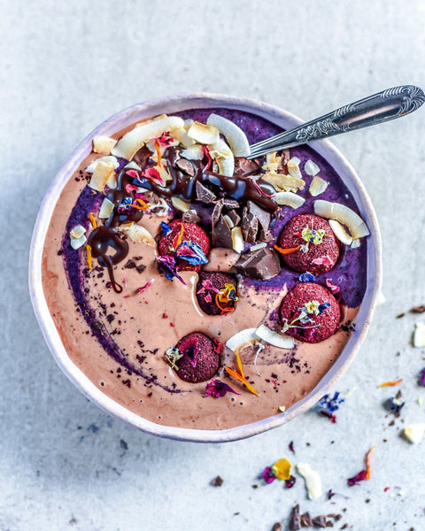 Wild blueberry and chocolate smoothie bowl